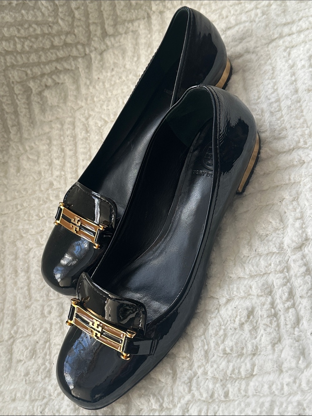 Tory Burch Women Black And Gold  Flats  Schoes